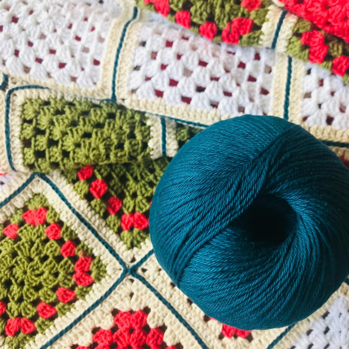 Granny square — classic crochet square step by step