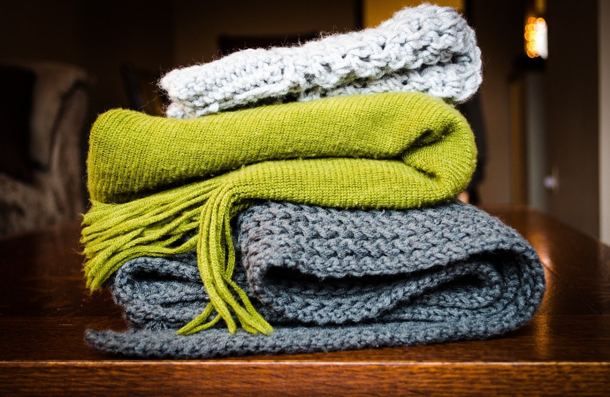 Scarf on a Knitting Machine — A Quick 30-Minute Project